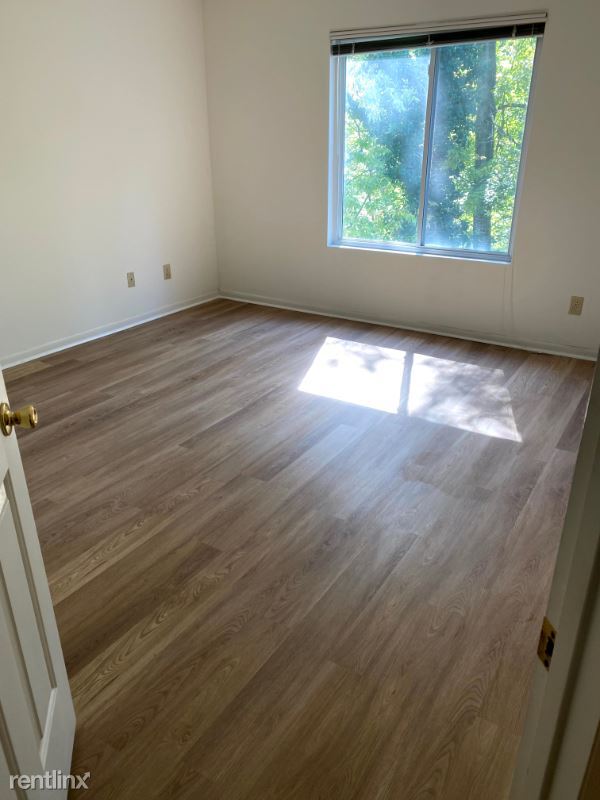 Foto del edificio - 3351 Lindsay Ln