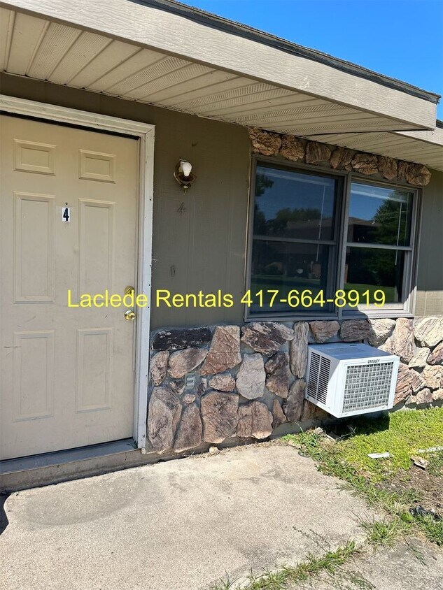 Primary Photo - 2 BEDROOM 1 BATHROOM APARTMENT FOR RENT