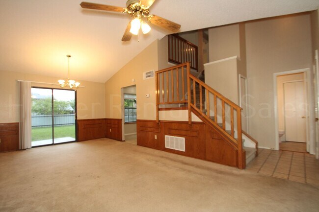 Foto del edificio - Perfect Two-Story