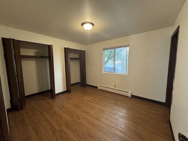 Foto del edificio - 1138 E Walnut St