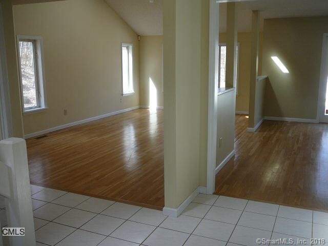 Building Photo - 7 Fawn Crest Dr