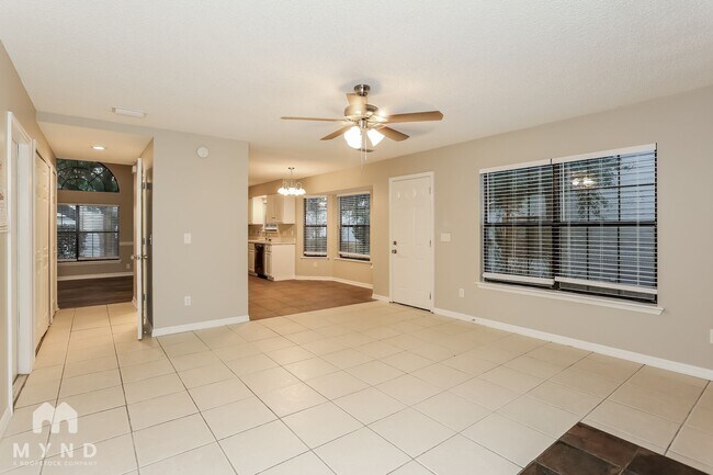 Foto del edificio - 5407 Fort Caroline Rd