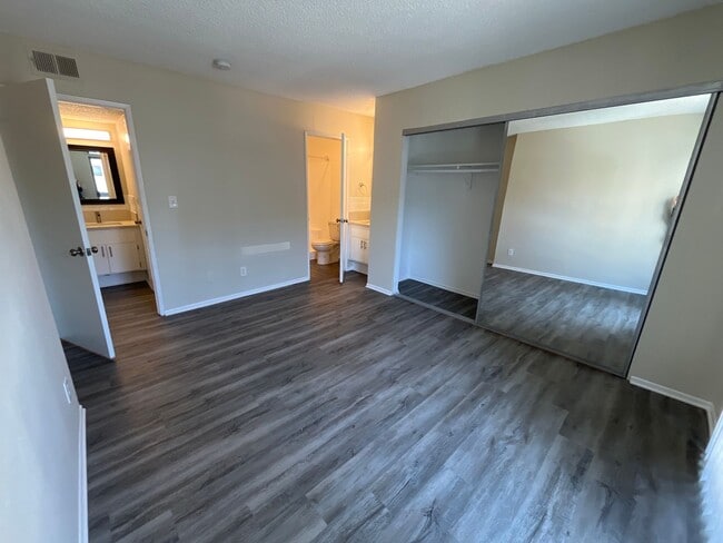 Interior Photo - 951 S. Oxford
