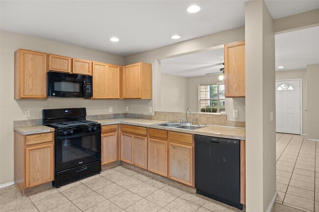 Building Photo - 806 Grand Plains Dr