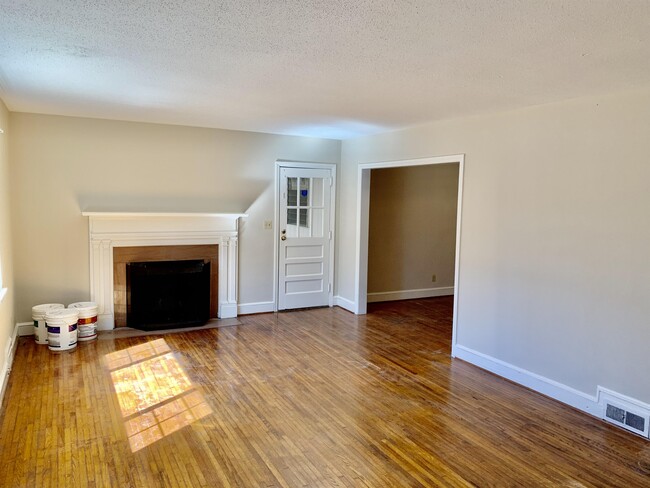 Building Photo - 4015 Randolph Rd