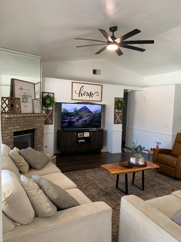 Foto del edificio - 5886 W Menlo Ave