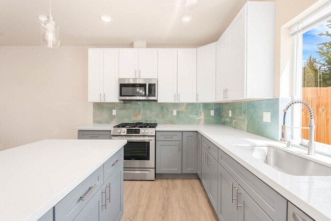 Building Photo - 1741 N 130th St