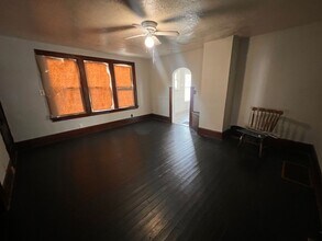 Building Photo - 491 Allyn St