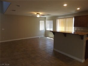 Building Photo - 6467 Karlsen Ct