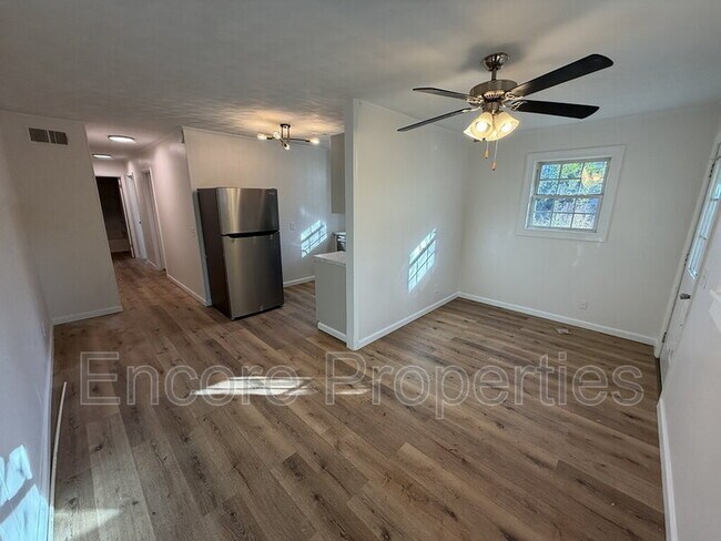 Foto del edificio - 308 Depot St