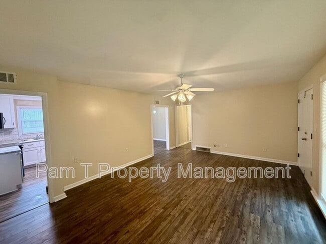 Building Photo - 17 Vineyard Dr