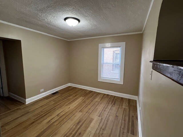 Foto del edificio - 9716 S Union Ave