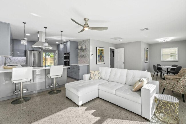 Foto del edificio - 1004 Stillwater Dr