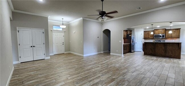 Building Photo - 4202 SW Limestone Ave
