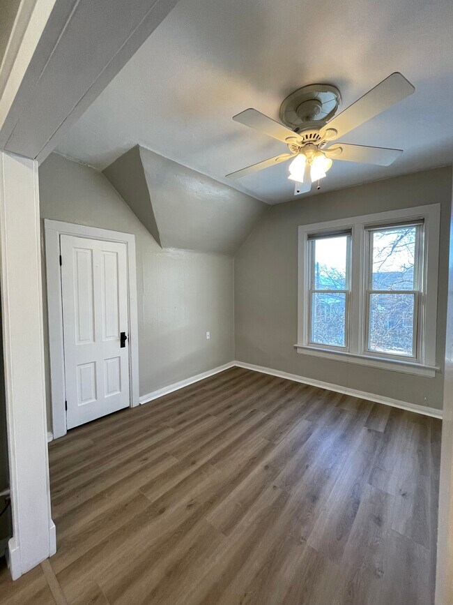 Foto del edificio - 663 4th Ave NW