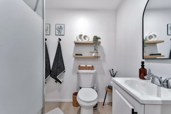 Foto del edificio - 426 40th Street Ct NW