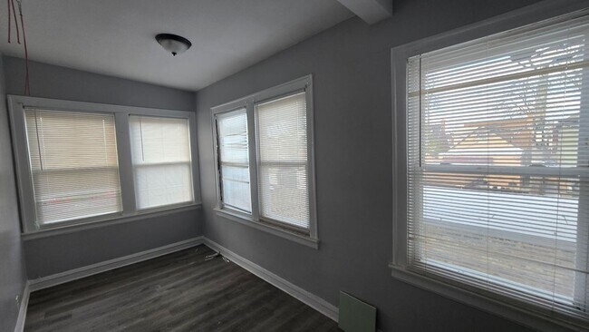 Foto del edificio - 2731- 2733 North Austin Avenue, #7
