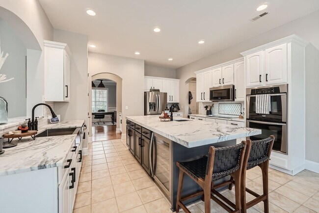 Foto del edificio - 6501 Springs Mill Rd