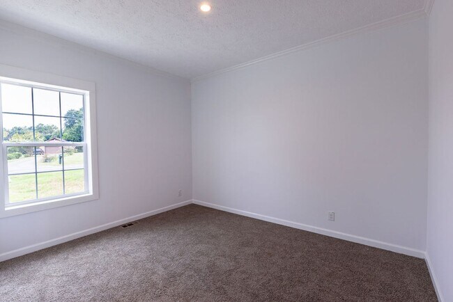 Foto del edificio - 2070 Travis Rd