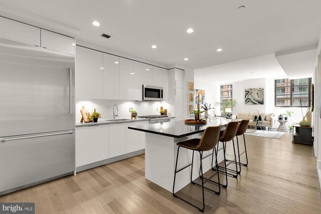 Building Photo - 45 Sutton Square SW