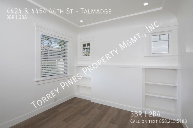 Building Photo - Remodeled Craftsman Home w/Parking, Yard, ...