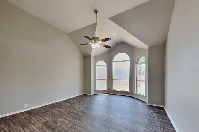 Photo - 2815 Saint Maria Dr House