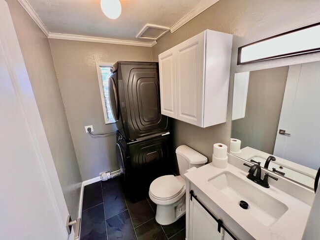 Building Photo - Waiau Gardens Kai 2 BR/1.5 BA/1PK
