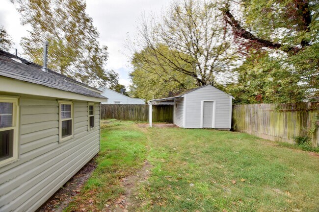 Foto del edificio - 1923 Bancroft Dr