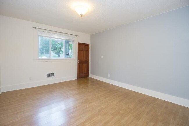 Foto del edificio - 3 bedroom in Seattle WA 98144