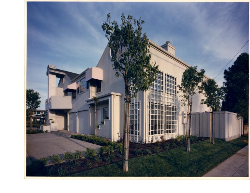 Primary Photo - 912 E Floradora Ave