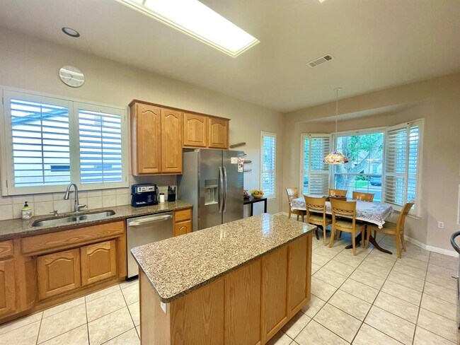 Building Photo - 107 Yaupon Ln