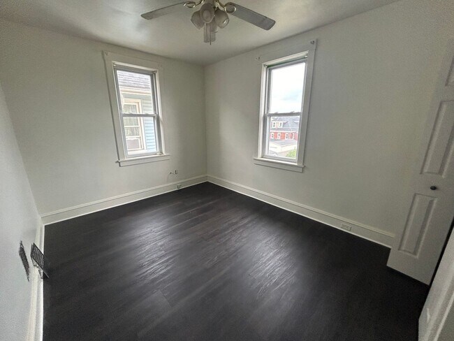 Building Photo - Beautiful 5 Bedroom House Available Now in...