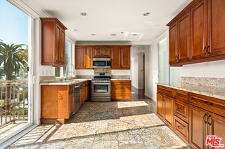 Foto del edificio - 632 Kings Rd