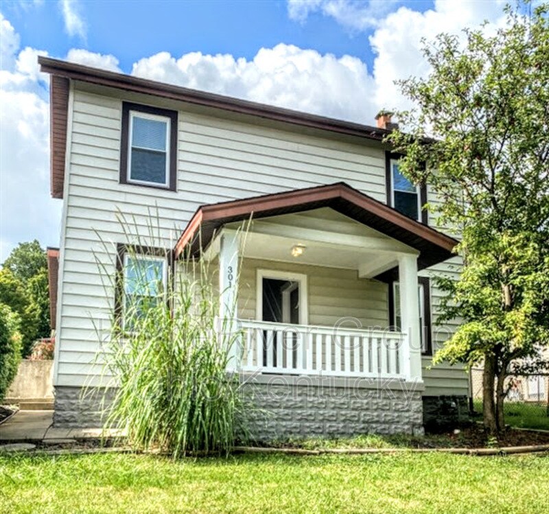 Primary Photo - 301 Grand Ave