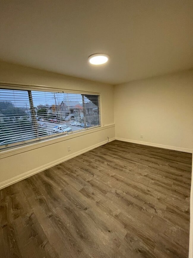 Foto del edificio - 4402 West St