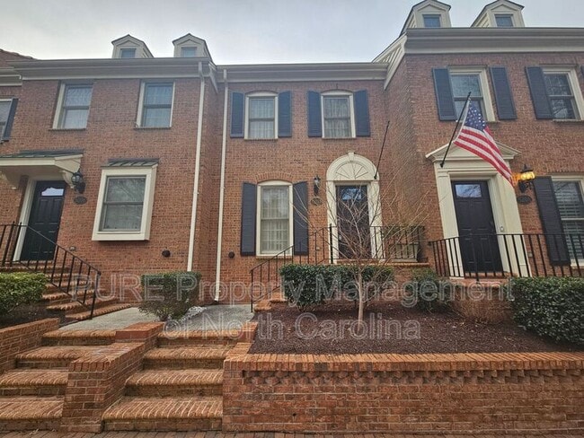 Building Photo - 520 N Poplar St