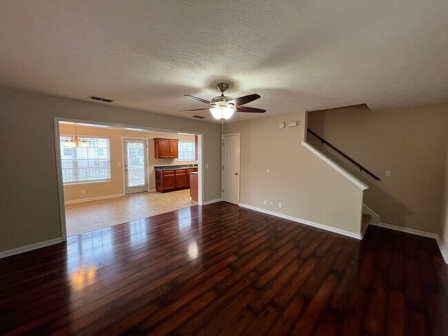 Building Photo - Half Off First Month's Rent! 3 BR 2.5 BA Home Located in Culdesac in Evergreen Farms - Available Now