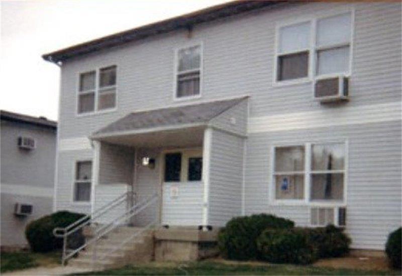 Primary Photo - 416 E Main St