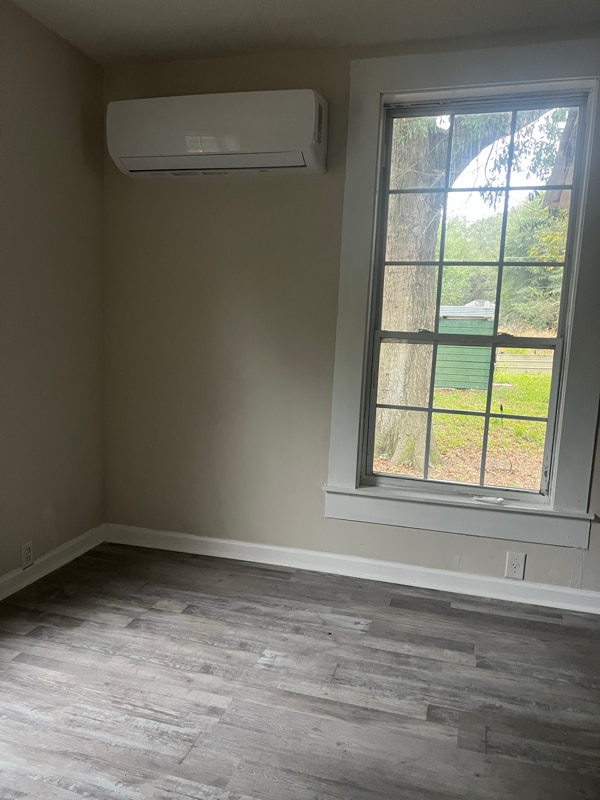 Building Photo - 526 10th Ave