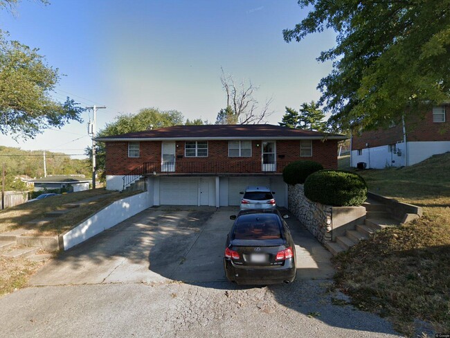 Building Photo - 11302 E Putnam St