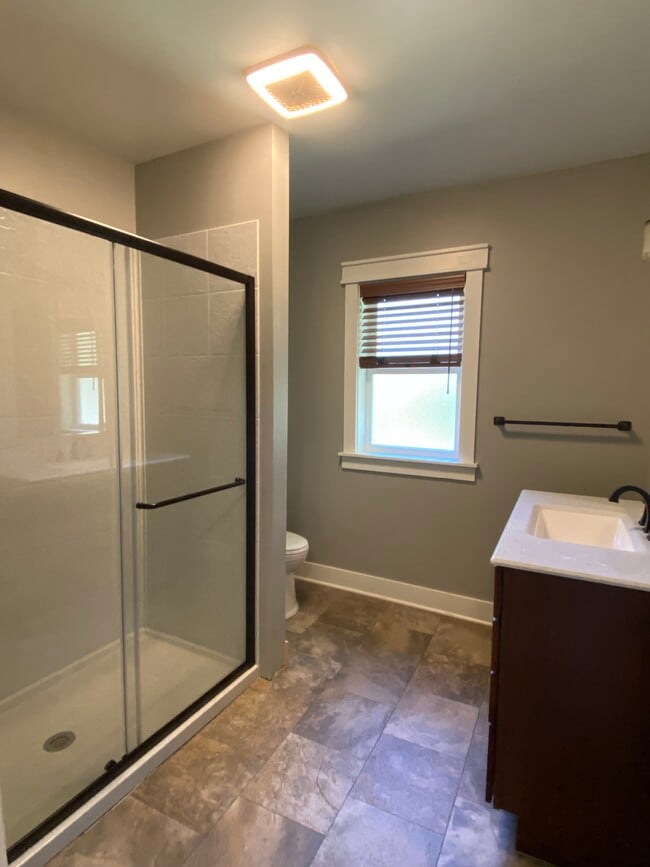 Photo - 644 Perrin Ave Apartments