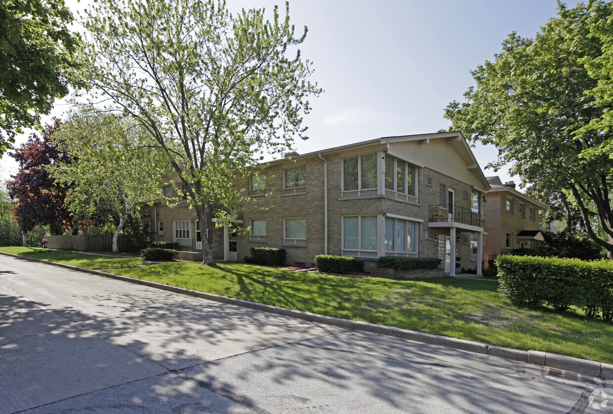 Primary Photo - 950 N Glenview Ave