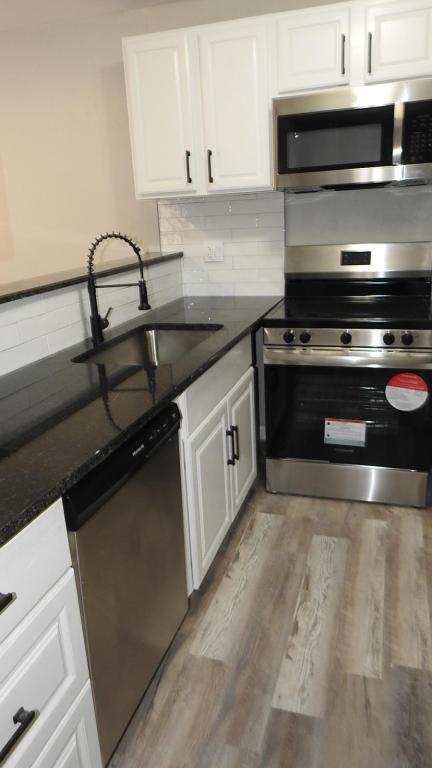 Foto del edificio - 5934 Elmwood Ave