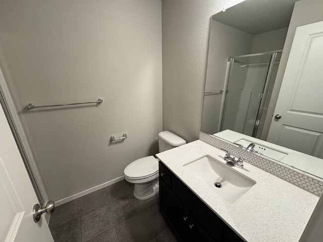 Building Photo - 5 Bedroom Camas Home, Spacious, Fenced Bac...