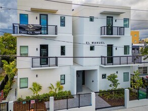 Building Photo - 530 SW 11th Ave Building Photo - 530 SW 11th Ave