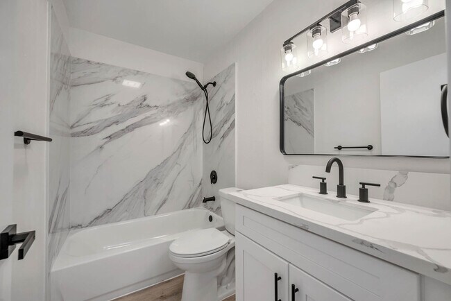 Foto del edificio - 9678 Lake Natoma Dr