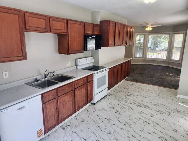 Foto del edificio - 1334 E 14th St