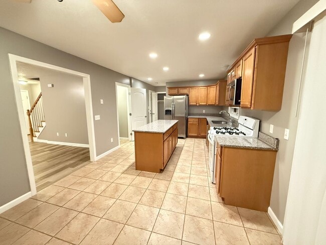 35-37 Westwood Drive - 35-37 Westwood Drive Apartment