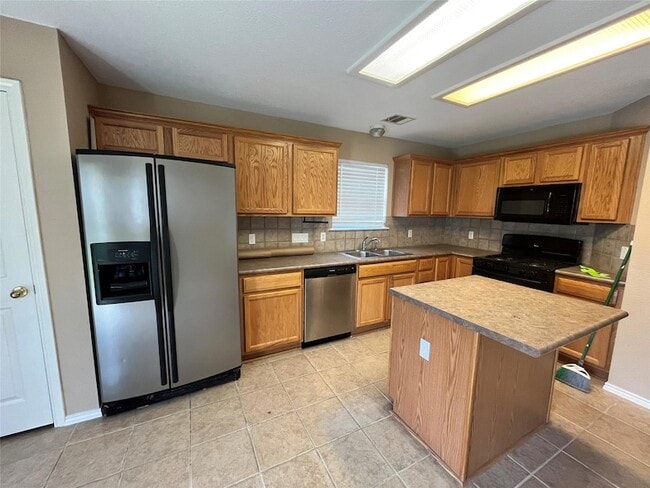 Building Photo - 11313 Dodge Cattle Dr