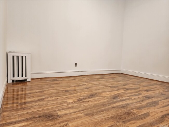 Foto del edificio - 59-36 Woodbine St